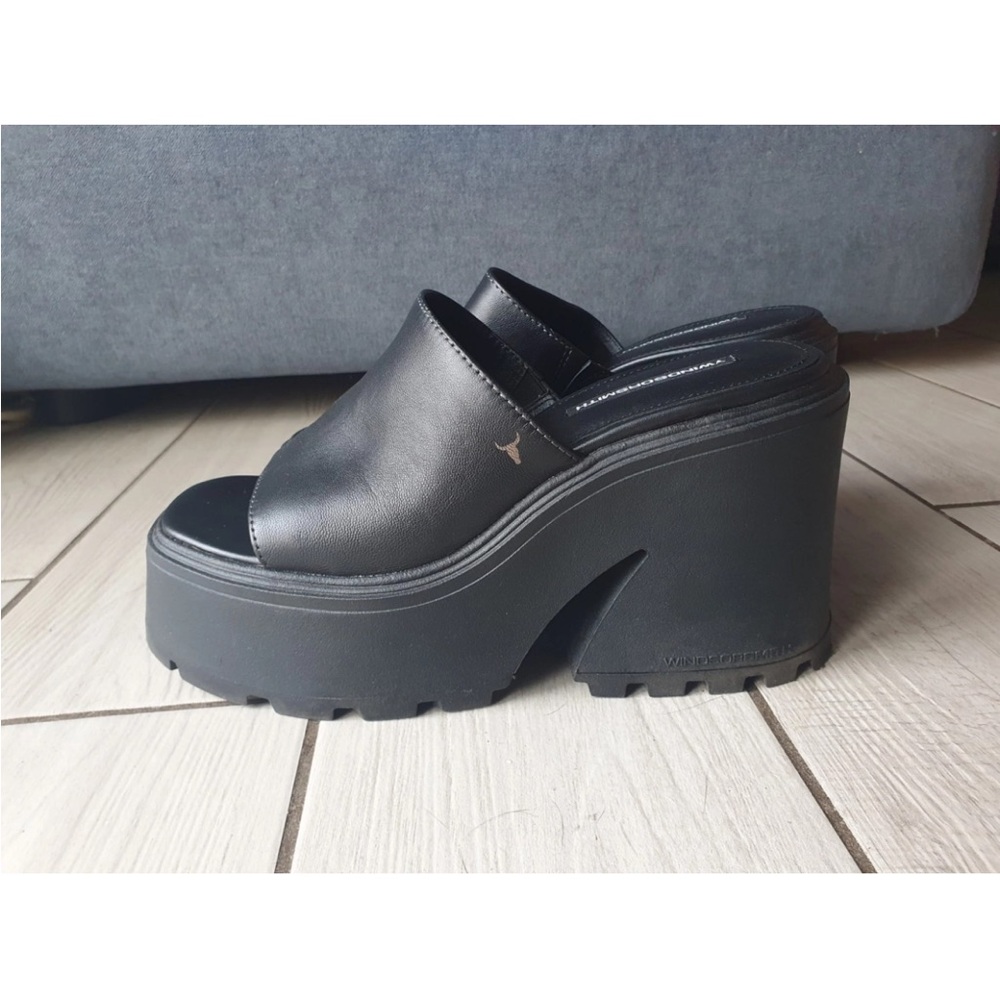 Windsor Smith Black Leather Platform Sandals - Picture 2 of 4
